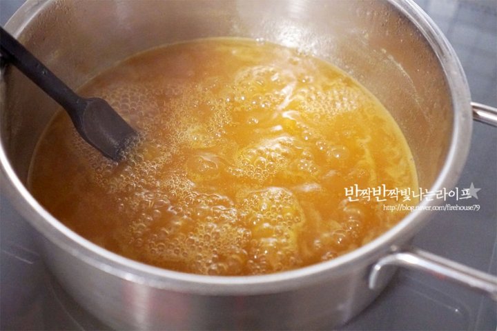 은은한 단맛의 따뜻한 생강청 레시피 5인분 1시간 45분 완성 평점 4.9점(76) 레시피 이미지 - 12