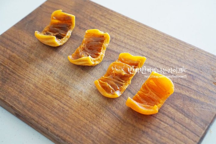 달콤하고 부드러운 곶감호두말이 레시피 2인분 45분 완성 평점 4.8점(88) 레시피 이미지 - 4