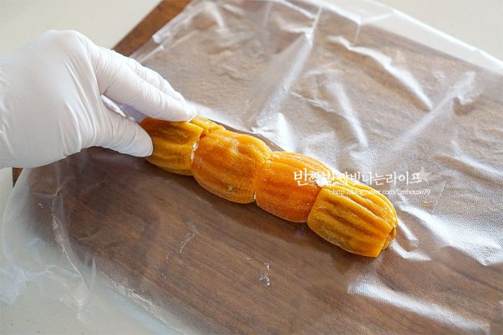 달콤하고 부드러운 곶감호두말이 레시피 2인분 45분 완성 평점 4.8점(88) 레시피 이미지 - 7