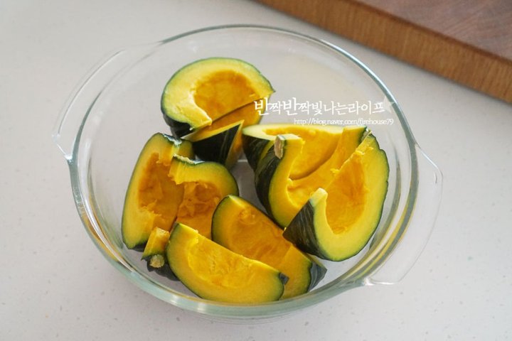 달콤하고 부드러운 단호박샐러드 레시피 2인분 25분 완성 평점 5.0점(77) 레시피 이미지 - 6