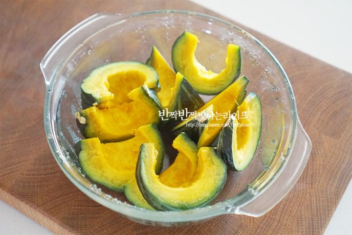 달콤하고 부드러운 단호박샐러드 레시피 2인분 25분 완성 평점 5.0점(77) 레시피 이미지 - 8