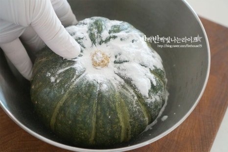 달콤하고 든든한 단호박죽 레시피 2인분 40분 완성 평점 4.8점(62) 레시피 이미지 - 2