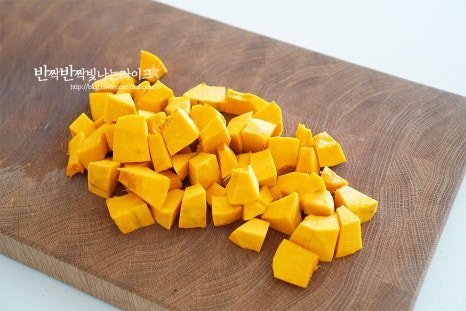 달콤하고 든든한 단호박죽 레시피 2인분 40분 완성 평점 4.8점(62) 레시피 이미지 - 4