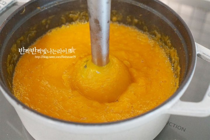 달콤하고 든든한 단호박죽 레시피 2인분 40분 완성 평점 4.8점(62) 레시피 이미지 - 8