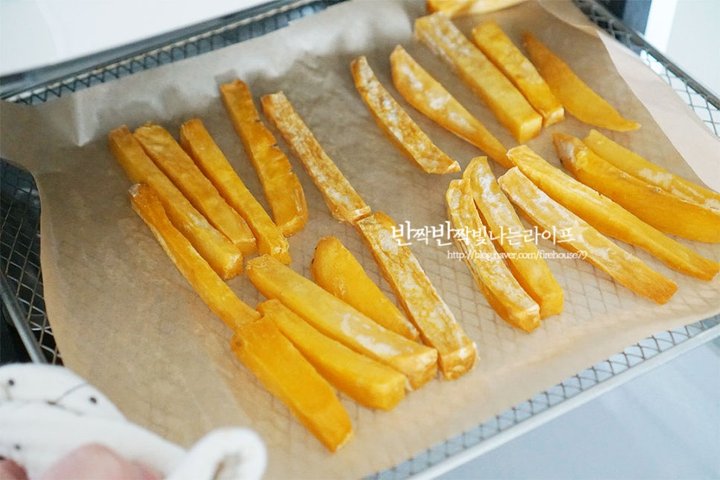 쫀득 말랑한 고구마말랭이 레시피 2인분 1시간 40분 완성 평점 5.0점(53) 레시피 이미지 - 7