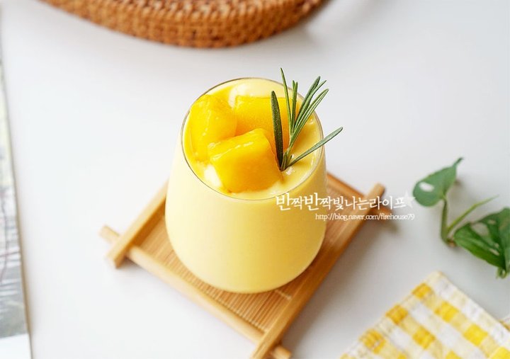 달콤 산뜻한 망고스무디 레시피 1인분 10분 완성 평점 4.9점(95) 레시피 이미지 - 7