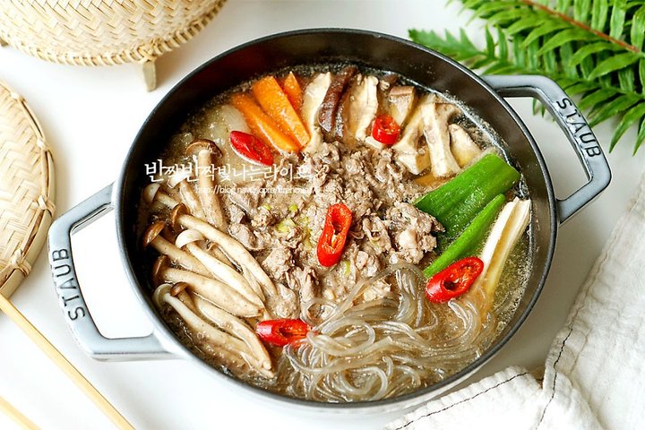 은은한 단맛의 뜨끈한 불고기전골 레시피 3인분 1시간 완성 평점 4.7점(87) 레시피 이미지 - 1