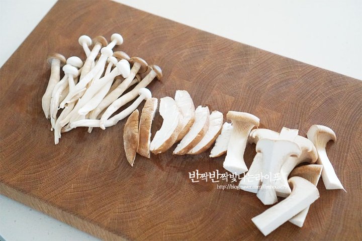은은한 단맛의 뜨끈한 불고기전골 레시피 3인분 1시간 완성 평점 4.7점(87) 레시피 이미지 - 8