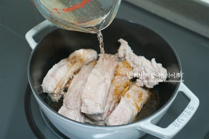 단짠단짠 쫄깃한 간장등갈비찜 레시피 4인분 1시간 40분 완성 평점 4.8점(16) 레시피 이미지 - 7