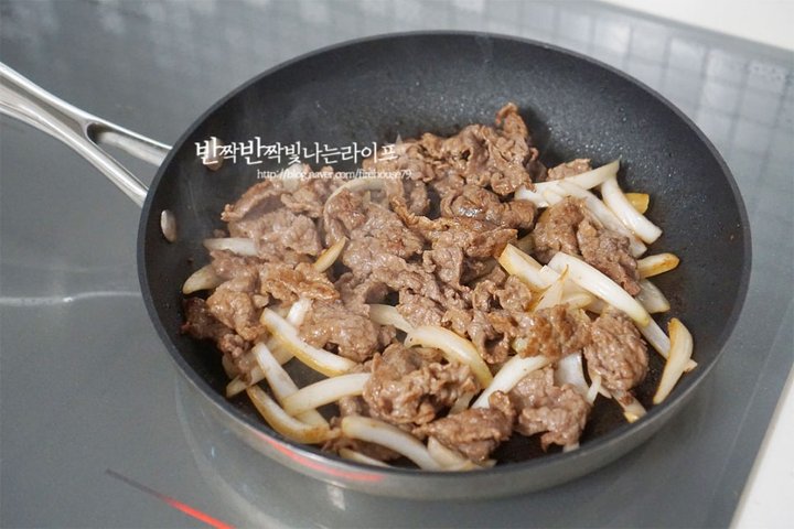 달콤 짭조름한 규동 레시피 2인분 20분 완성 평점 4.9점(40) 레시피 이미지 - 6