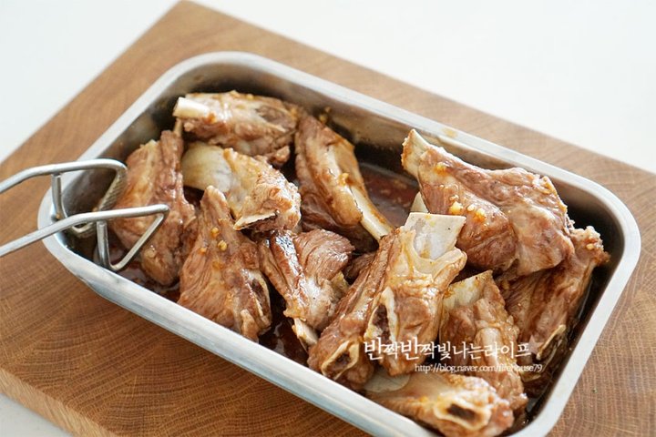 달콤 짭조름 쪽갈비구이 레시피 4인분 1시간 10분 완성 평점 4.8점(16) 레시피 이미지 - 10