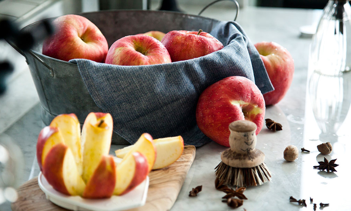 새콤달콤한 디저트인 캐러멜 잼에 녹아 든 사과 레시피 1인분 10분 완성 평점 4.8점(61) 레시피 이미지 - 2