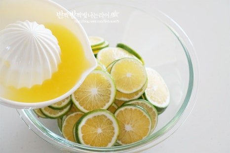 새콤달콤 상큼한 청귤청 에이드 레시피 4인분 35분 완성 평점 4.8점(44) 레시피 이미지 - 7
