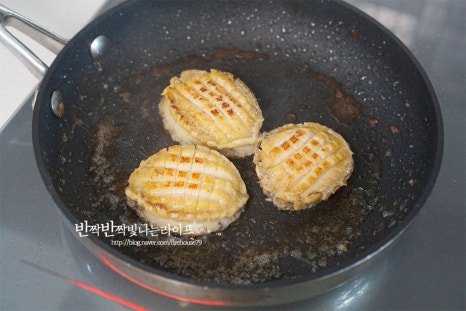 쫄깃하고 부드러운 전복솥밥 레시피 3인분 40분 완성 평점 4.7점(69) 레시피 이미지 - 11