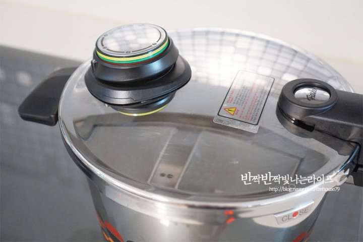 담백하고 쫀득한 식감의 아롱사태수육 레시피 4인분 2시간 완성 평점 4.8점(86) 레시피 이미지 - 5