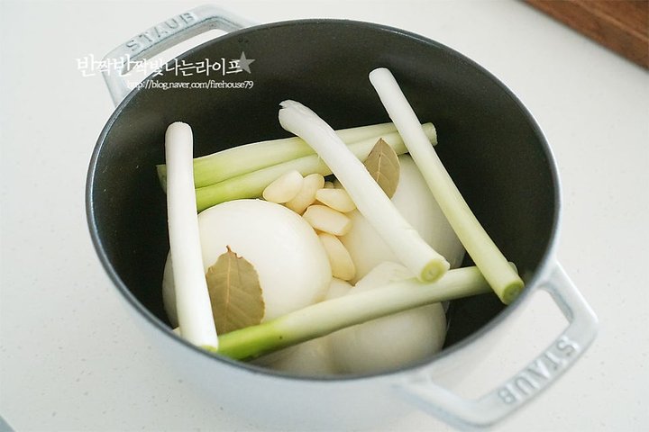 촉촉하고 부드러운 마늘보쌈 레시피 6인분 1시간 25분 완성 평점 4.7점(63) 레시피 이미지 - 2