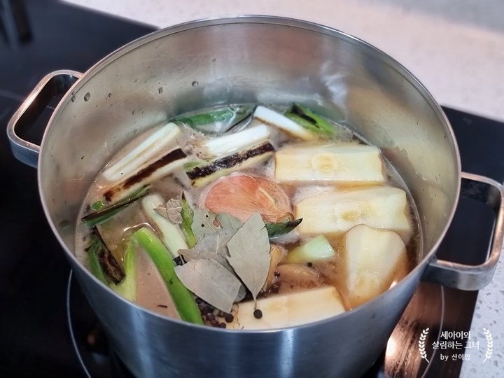 겉쫀속촉 돼지수육 보쌈 레시피 4인분 1시간 45분 완성 평점 4.8점(54) 레시피 이미지 - 6