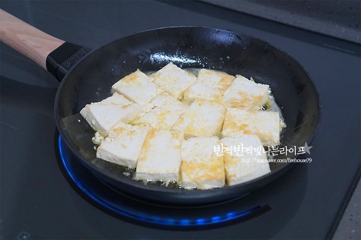 매콤칼칼 두부두루치기 대전 두루치기 레시피 2인분 30분 완성 평점 4.7점(94) 레시피 이미지 - 6