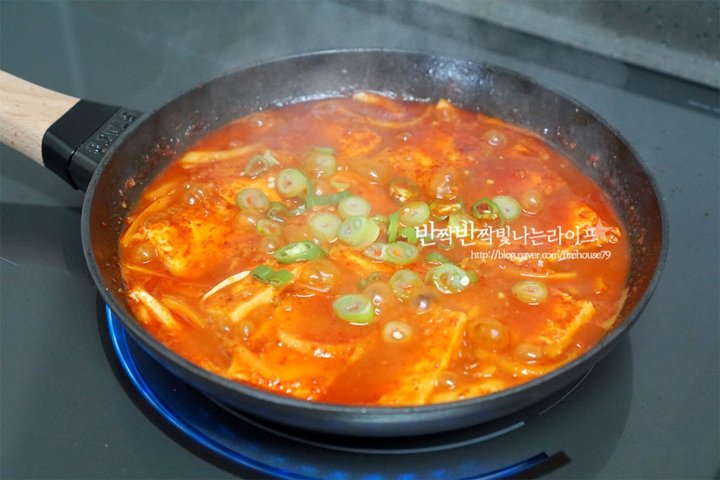 매콤칼칼 두부두루치기 대전 두루치기 레시피 2인분 30분 완성 평점 4.7점(94) 레시피 이미지 - 9