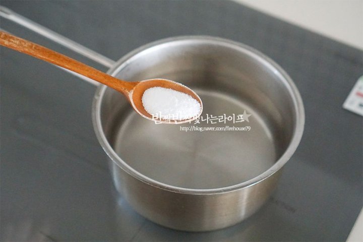 독특한 향기로 별미인 가죽나물무침 레시피 2인분 15분 완성 평점 4.8점(60) 레시피 이미지 - 3