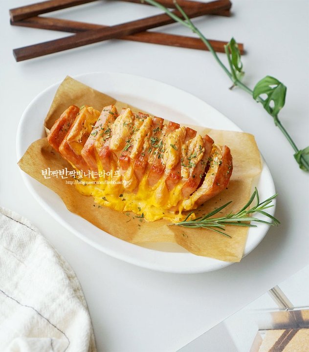 밥반찬과 술안주로 별미인 스팸 아코디언구이 레시피 2인분 15분 완성 평점 4.9점(93) 레시피 이미지 - 1