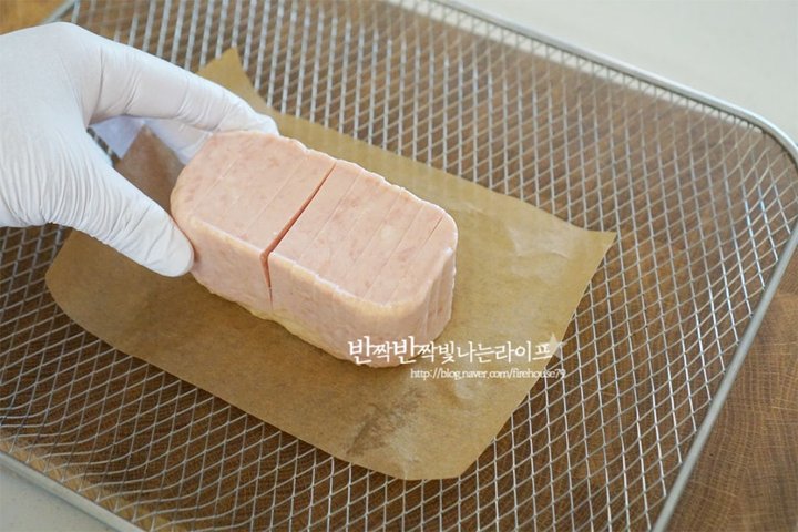 밥반찬과 술안주로 별미인 스팸 아코디언구이 레시피 2인분 15분 완성 평점 4.9점(93) 레시피 이미지 - 4