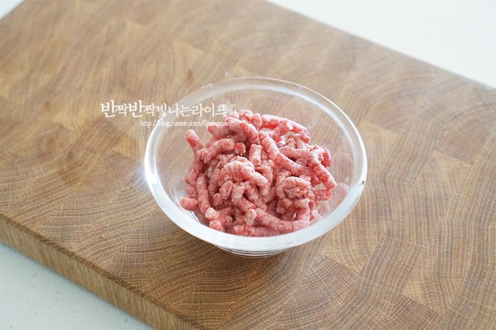 재료를 다채롭게 맛볼 수 있는 소고기볶음밥 레시피 2인분 25분 완성 평점 4.8점(43) 레시피 이미지 - 2