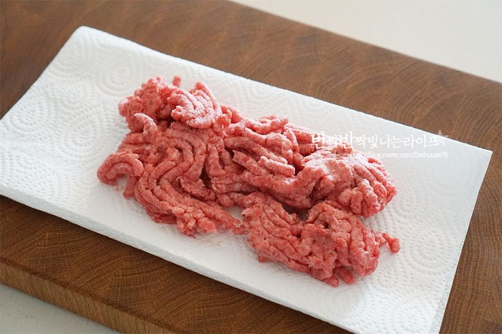 다양한 요리에 곁들일 수 있는 소고기소보로 레시피 2인분 25분 완성 평점 5.0점(16) 레시피 이미지 - 2