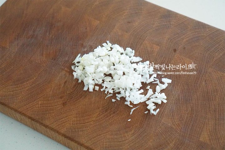 다양한 요리에 곁들일 수 있는 소고기소보로 레시피 2인분 25분 완성 평점 5.0점(16) 레시피 이미지 - 3