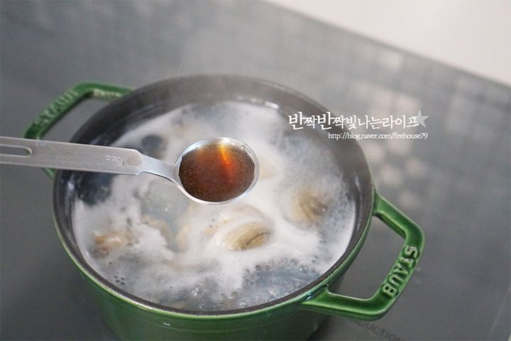 추운날 뜨끈하고 시원한 모시조개탕 레시피 2인분 3시간 30분 완성 평점 4.9점(71) 레시피 이미지 - 9