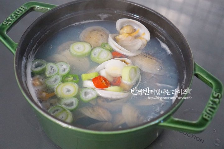 추운날 뜨끈하고 시원한 모시조개탕 레시피 2인분 3시간 30분 완성 평점 4.9점(71) 레시피 이미지 - 10