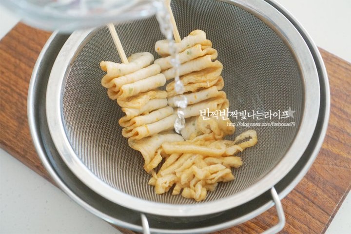 따뜻하고 탱글한 우동 레시피 1인분 30분 완성 평점 4.7점(89) 레시피 이미지 - 4