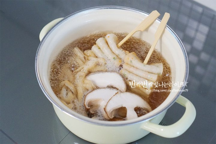 따뜻하고 탱글한 우동 레시피 1인분 30분 완성 평점 4.7점(89) 레시피 이미지 - 8