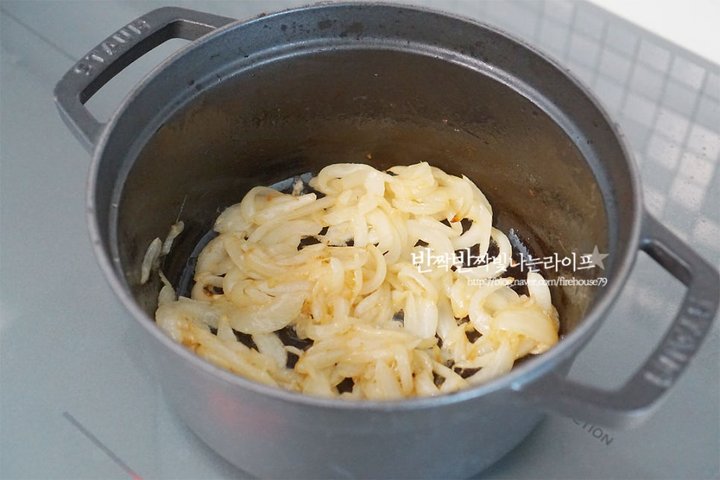 서양식 일본 가정식 하이라이스 레시피 2인분 35분 완성 평점 4.7점(91) 레시피 이미지 - 5