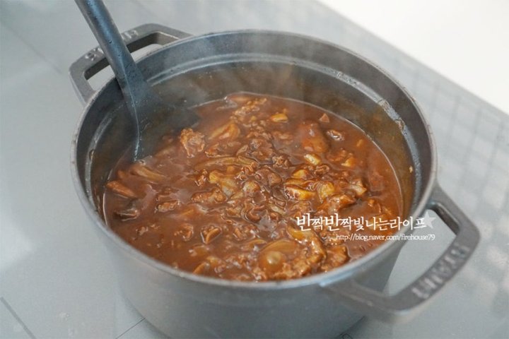 서양식 일본 가정식 하이라이스 레시피 2인분 35분 완성 평점 4.7점(91) 레시피 이미지 - 10