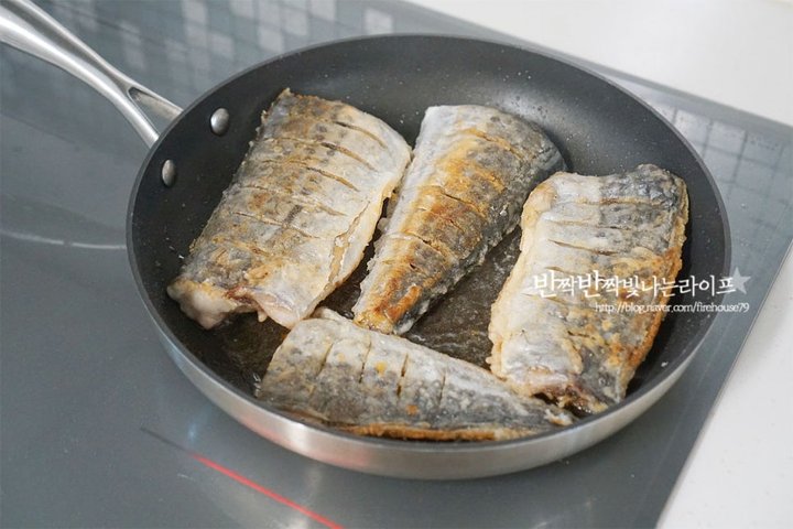 겨울 별미로 제철인 간장삼치조림 레시피 2인분 40분 완성 평점 4.7점(55) 레시피 이미지 - 6