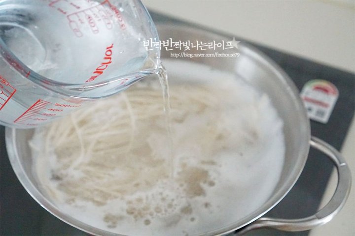 시원한 열무 김치말이국수 열무국수 레시피 1인분 30분 완성 평점 4.8점(44) 레시피 이미지 - 8