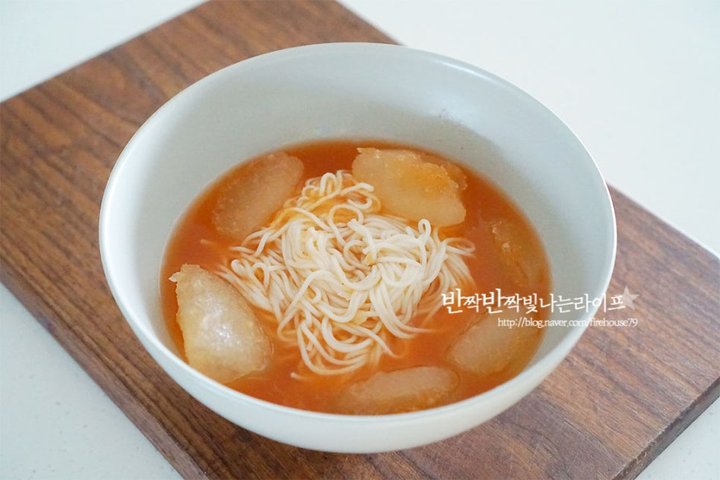시원한 열무 김치말이국수 열무국수 레시피 1인분 30분 완성 평점 4.8점(44) 레시피 이미지 - 9